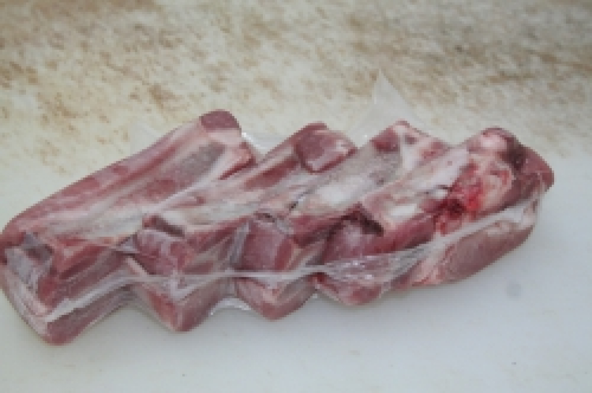 豚骨付きバラ肉(スペアリブ)