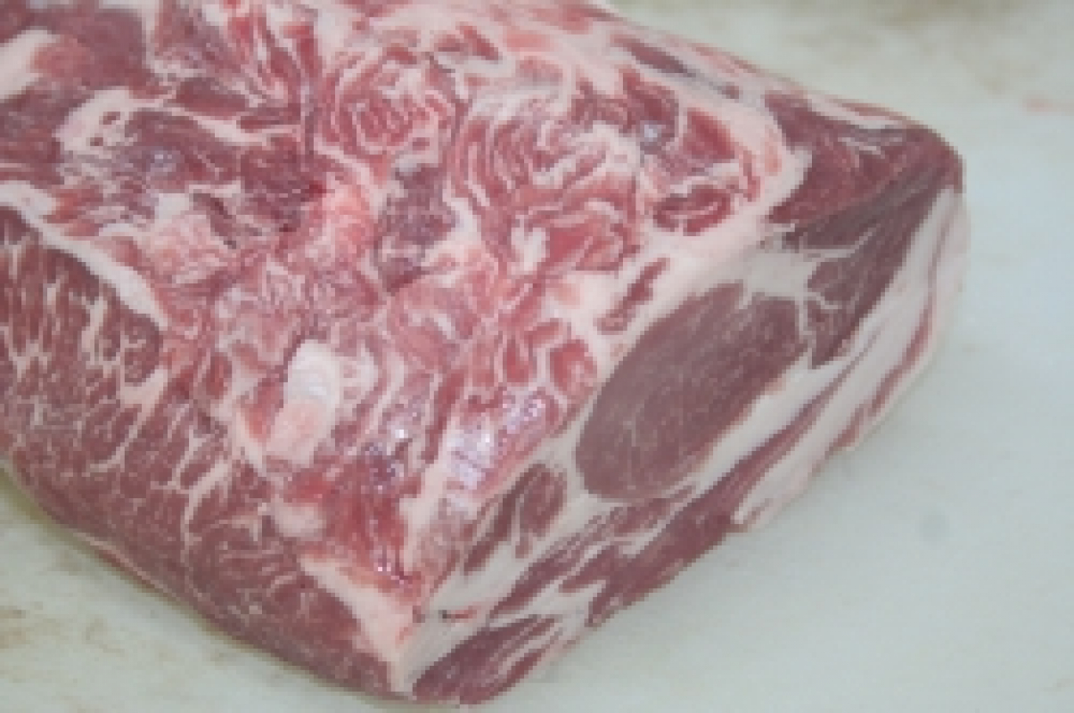 瑞穂のいも豚 豚肩ロース肉